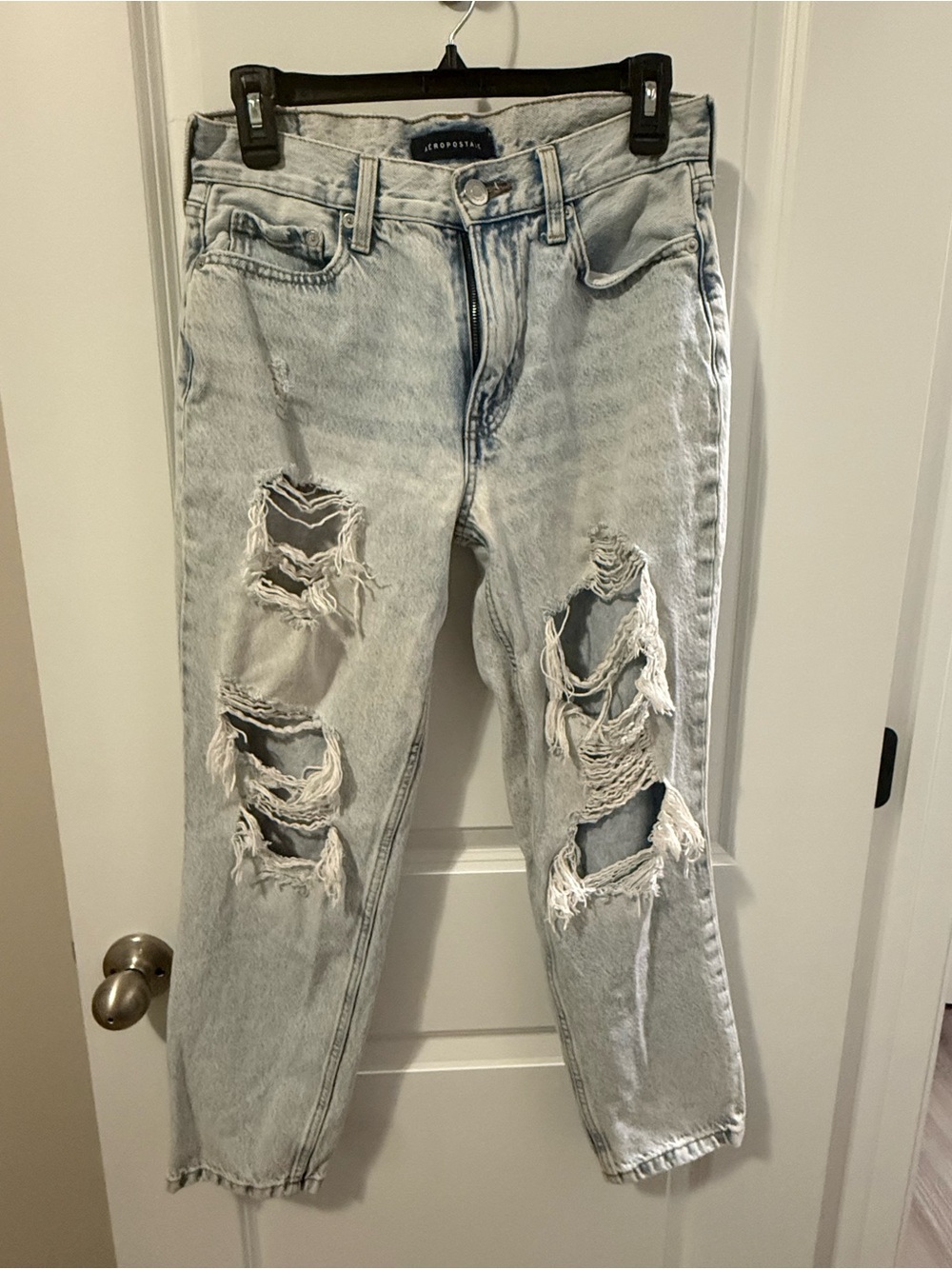 Aeropostale Light Wash Ripped Mom Jeans